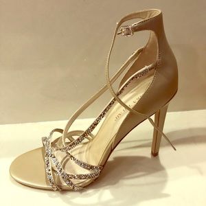 Gorgeous! Brand new Ivanka Trump gold heels!